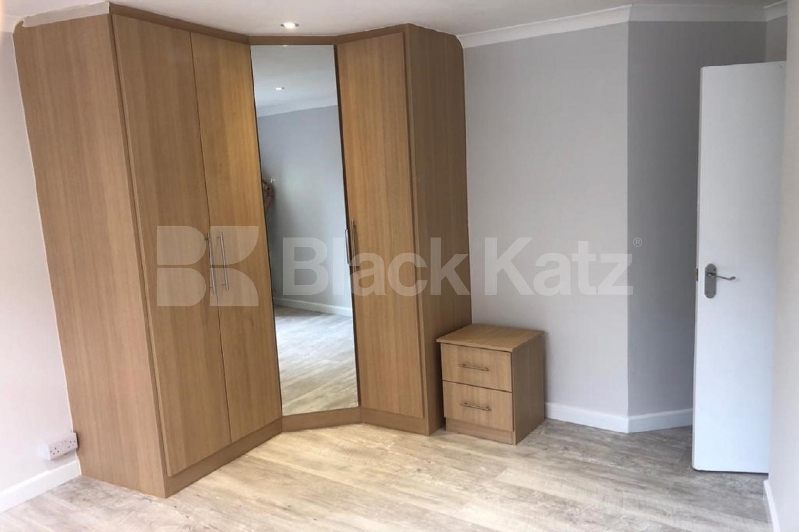 Superbly located modern period conversion  Borough High Street, Borough